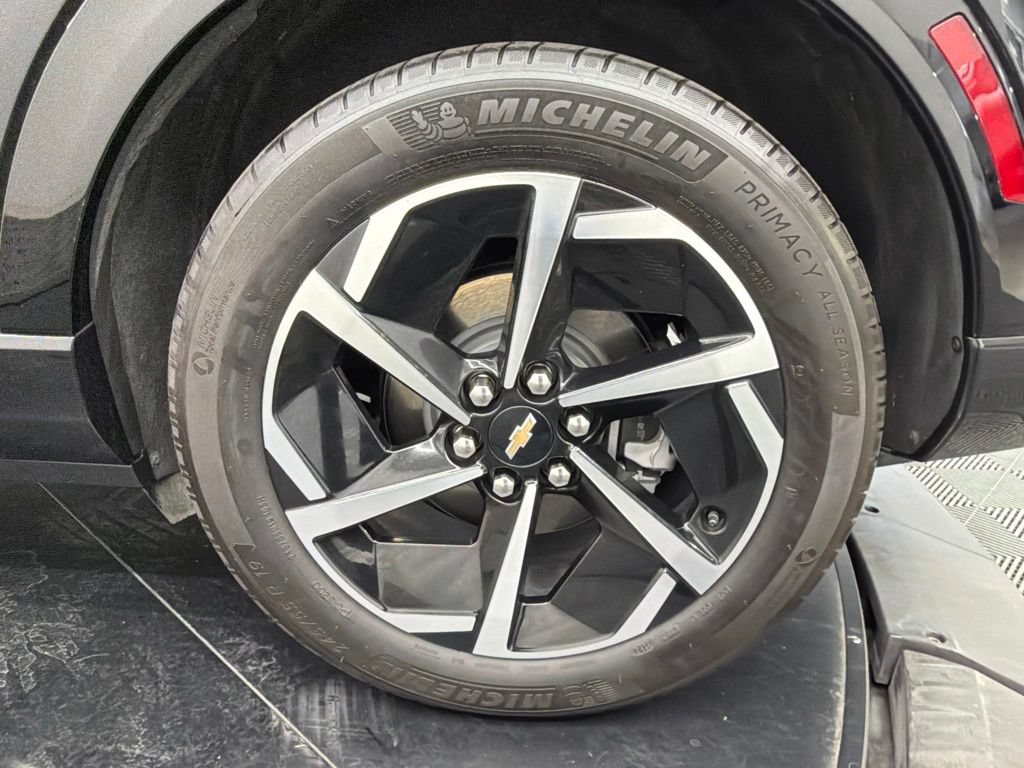 Used 2024 Chevrolet Equinox EV LT FWD image 16