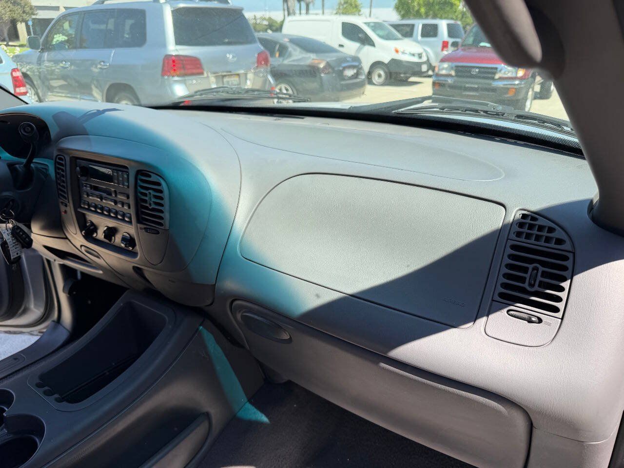 Used 2002 Ford Expedition XLT RWD image 21