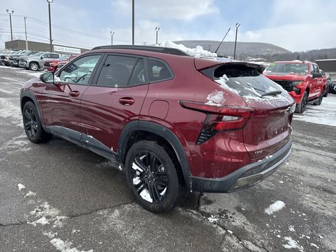 Used 2024 Chevrolet Trax ACTIV w/ Sunroof Package image 6
