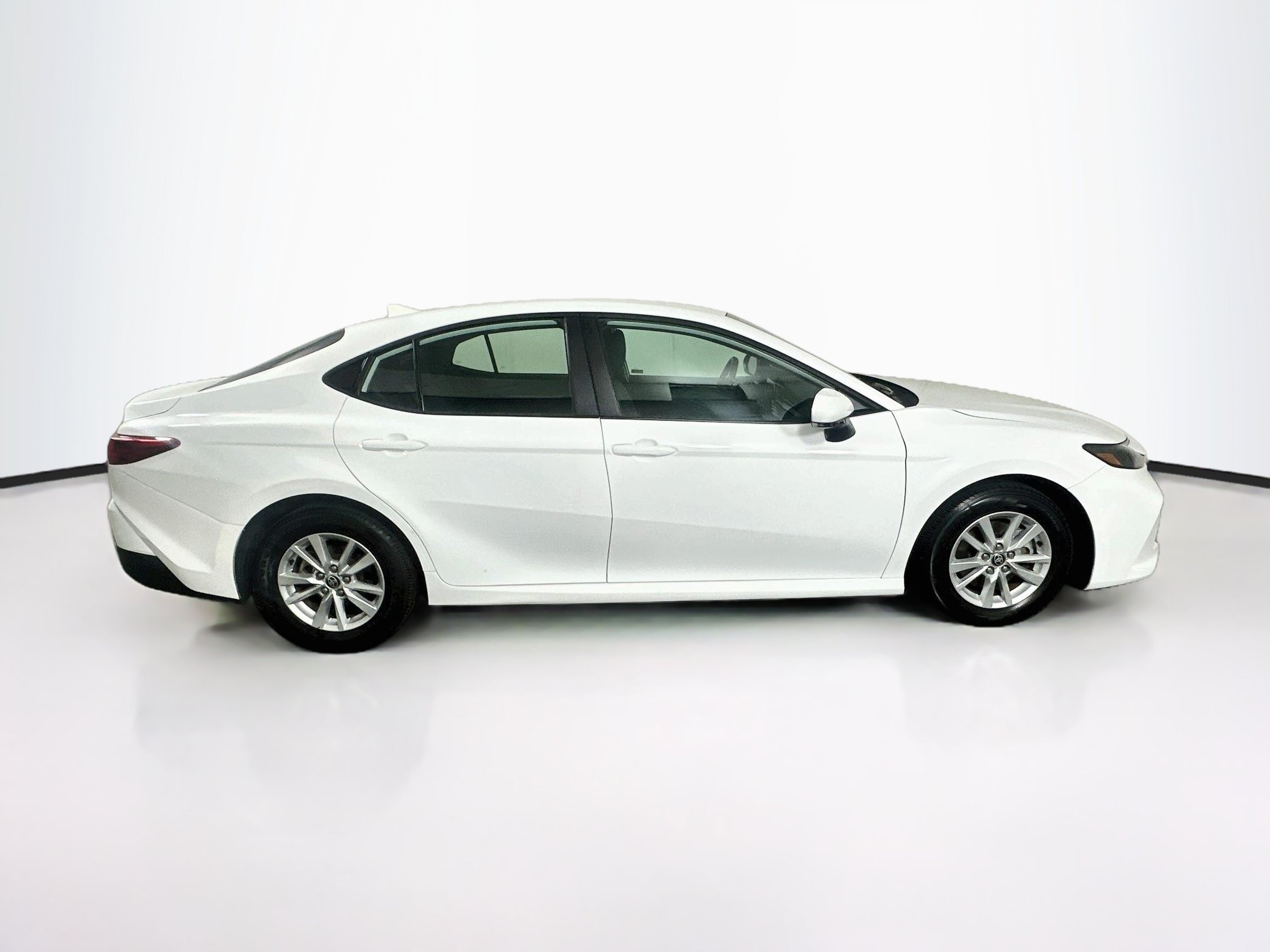 Used 2025 Toyota Camry LE FWD image 10