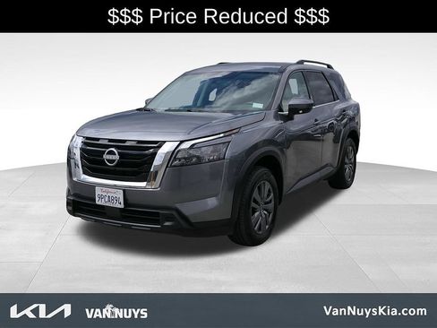 Used 2025 Nissan Pathfinder SV FWD image 26