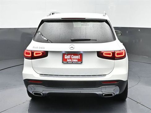 Used 2023 Mercedes-Benz GLB 250 image 22