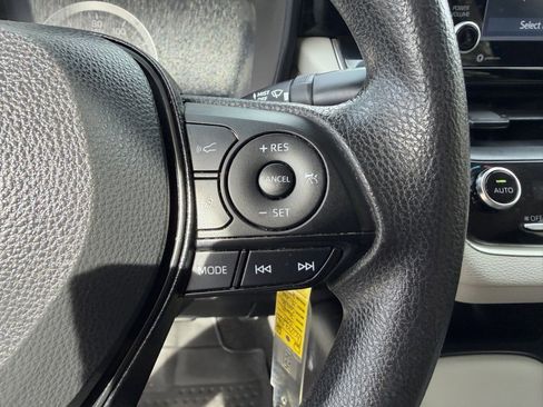 Used 2022 Toyota Corolla LE image 20