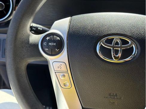 Used 2015 Toyota Prius C Three image 9
