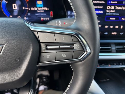 Used 2025 Chevrolet Equinox EV LT image 48