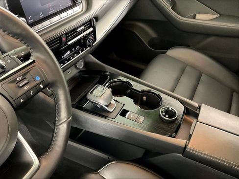 Certified 2021 Nissan Rogue SV w/ Premium Package AWD/4WD image 18