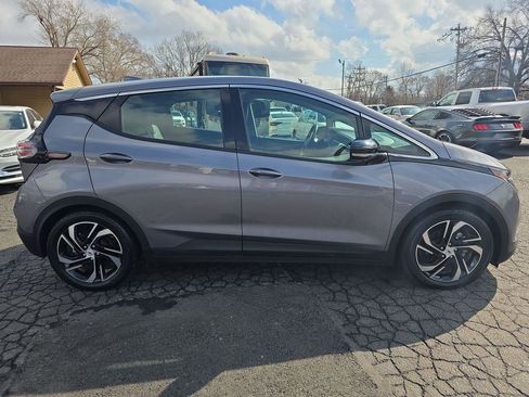 Used 2023 Chevrolet Bolt LT w/ Infotainment Package image 21