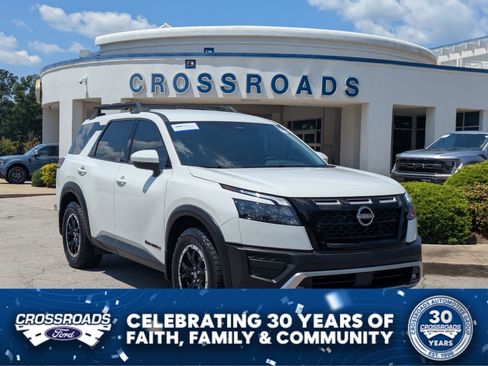 Used 2025 Nissan Pathfinder Rock Creek AWD/4WD image 1