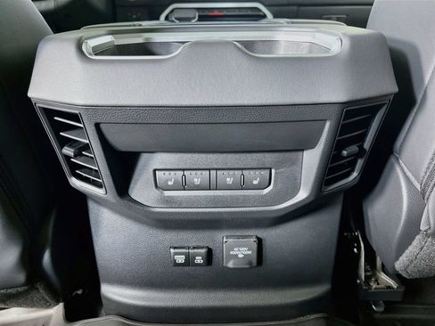 Used 2024 Toyota Tundra Platinum AWD/4WD image 29