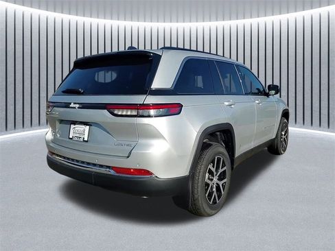 New 2025 Jeep Grand Cherokee Limited w/ MOPAR Finishing Package image 3