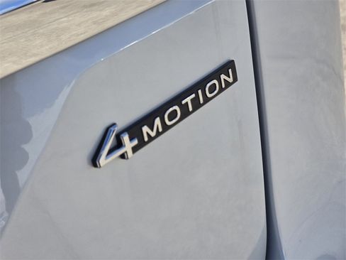 New 2026 Volkswagen Atlas SE image 9