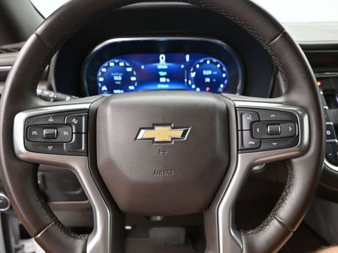 Used 2024 Chevrolet Suburban LT image 13