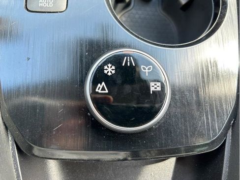 Used 2024 Nissan Rogue SV image 20