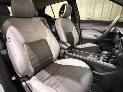 Used 2024 Nissan Kicks SR w/ SR Premium Package FWD image 18