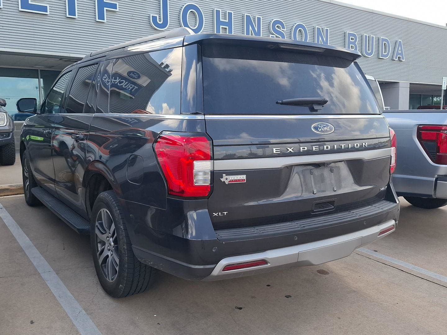 Used 2024 Ford Expedition Max XLT RWD image 16