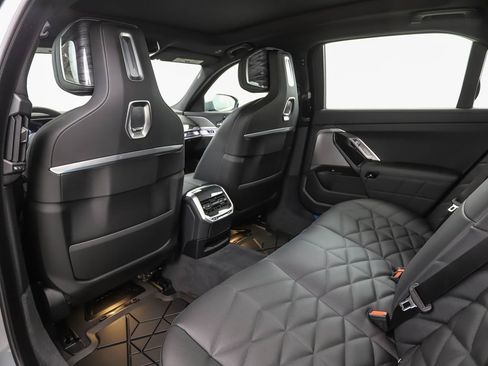 New 2026 BMW 740i xDrive w/ Premium Package image 21