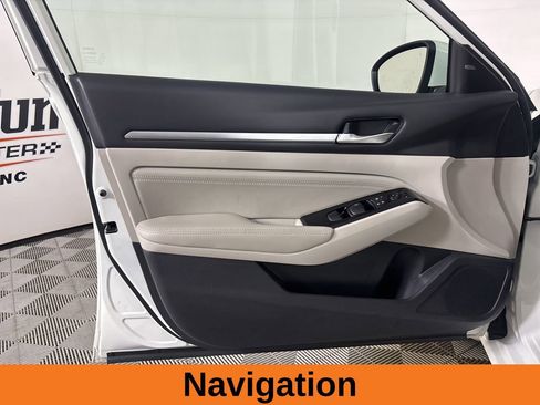 Used 2023 Nissan Altima 2.5 SL image 9