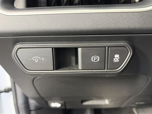 Used 2025 Kia K4 FWD image 29