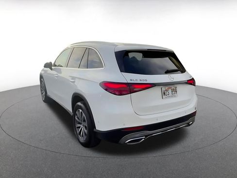 Used 2024 Mercedes-Benz GLC 300 4MATIC image 11