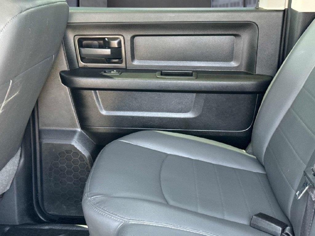 Used 2019 RAM 1500 Tradesman w/ Chrome Appearance Group RWD image 13