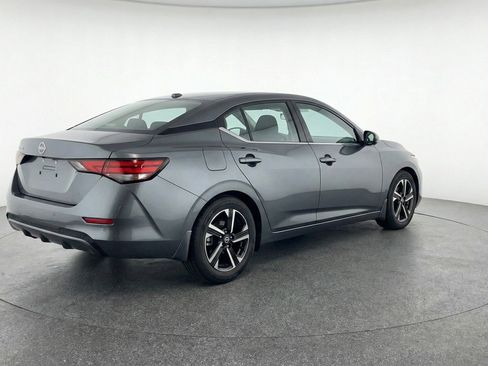Used 2025 Nissan Sentra SV FWD image 9