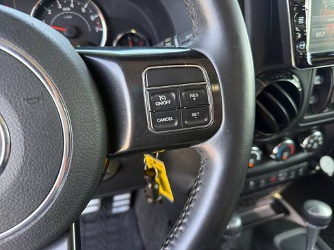 Used 2017 Jeep Wrangler Unlimited Sahara AWD/4WD image 24