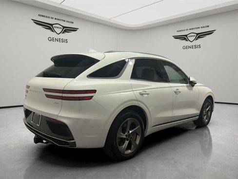 Used 2026 Genesis GV70 2.5T Advanced AWD/4WD image 5