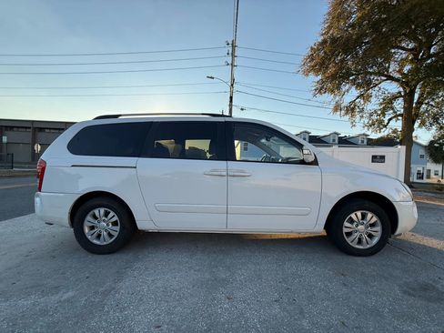 Used 2012 Kia Sedona LX w/ PWR Pkg image 4