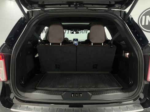Used 2020 Ford Explorer Platinum w/ Premium Technology Package AWD/4WD image 25