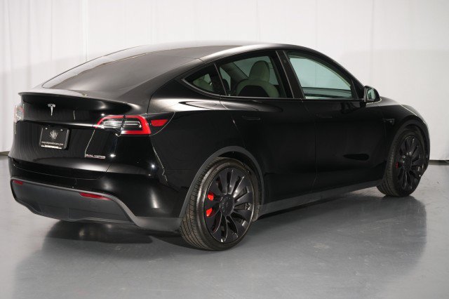 Used 2023 Tesla Model Y Performance AWD/4WD image 10