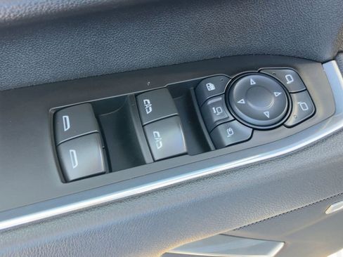 Used 2025 GMC Sierra 2500 SLT w/ SLT Convenience Package image 11