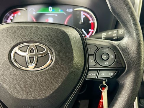 Used 2025 Toyota RAV4 LE FWD image 19