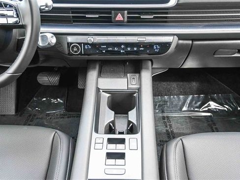 Certified 2025 Hyundai Ioniq 6 SEL image 18