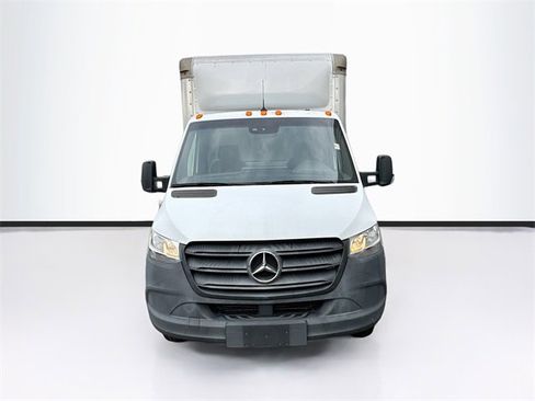Used 2021 Mercedes-Benz Sprinter 3500 image 2