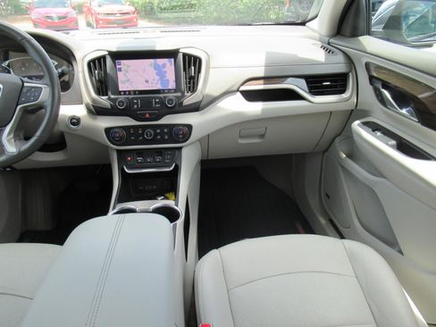 Used 2020 GMC Terrain Denali w/ Denali Premium Package FWD image 14