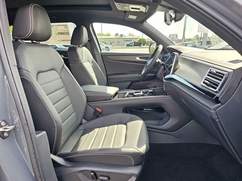 New 2026 Volkswagen Atlas Cross Sport SEL R-Line AWD/4WD image 14