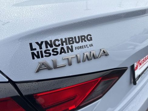 Used 2023 Nissan Altima 2.5 SR image 9