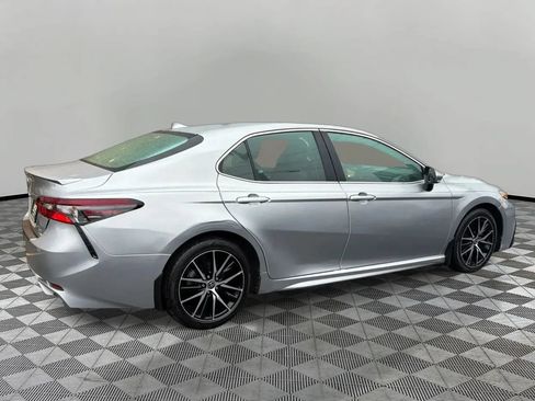 Used 2023 Toyota Camry SE AWD/4WD image 5