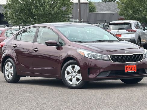 Used 2018 Kia Forte LX FWD image 2