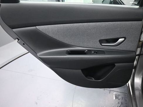 Used 2024 Hyundai Elantra Limited FWD image 18