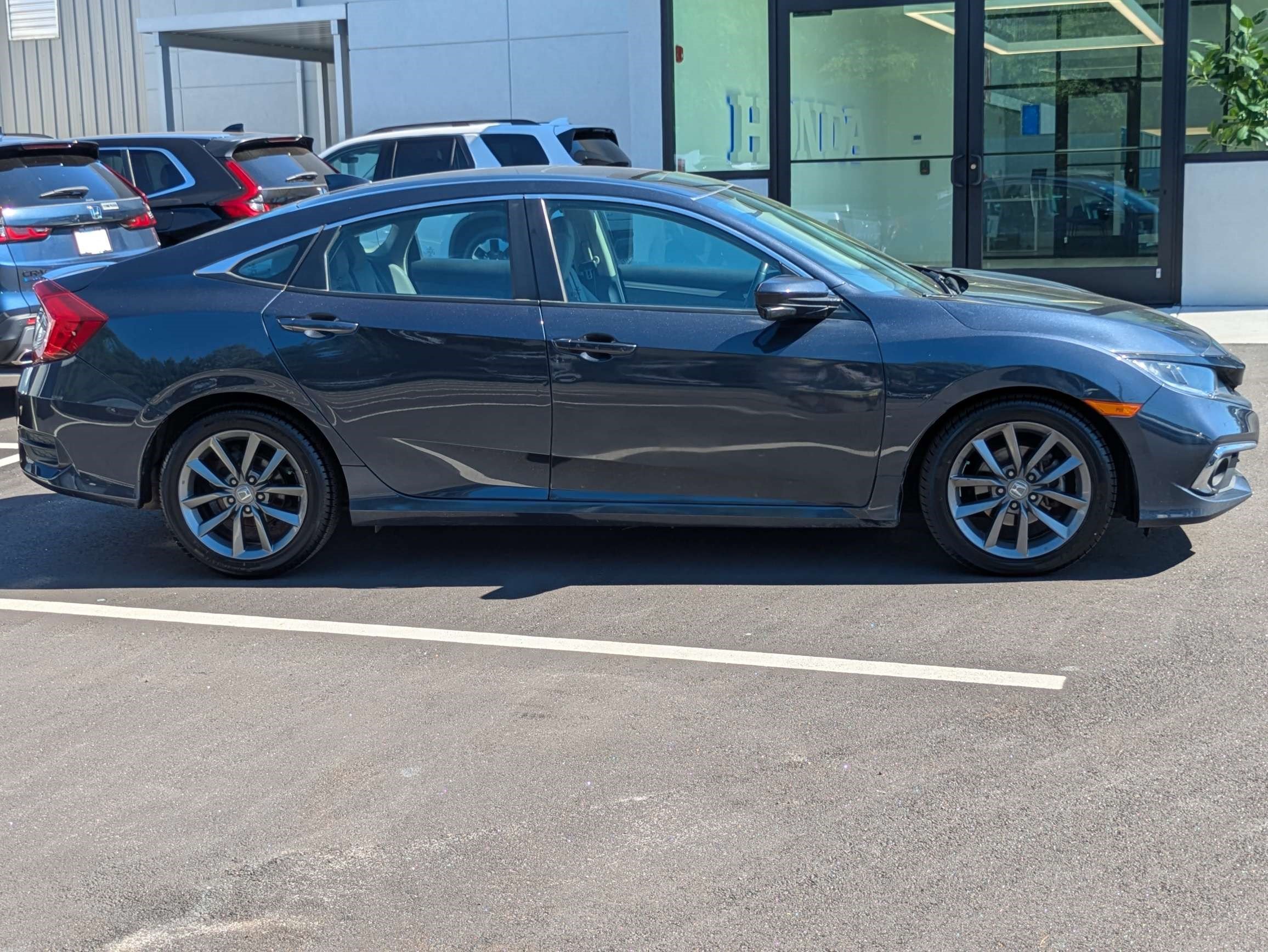 Used 2019 Honda Civic EX image 3