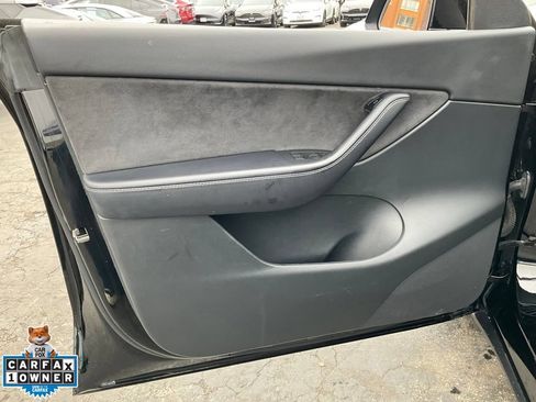 Used 2022 Tesla Model Y Performance AWD/4WD image 23