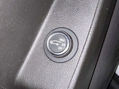 Used 2023 Chevrolet Traverse LT AWD/4WD image 21