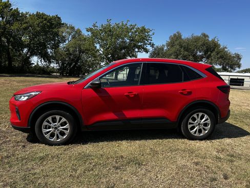 Used 2024 Ford Escape Active AWD/4WD image 2
