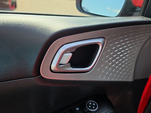 Certified 2025 Kia Soul LX w/ LX Technology Package FWD image 18