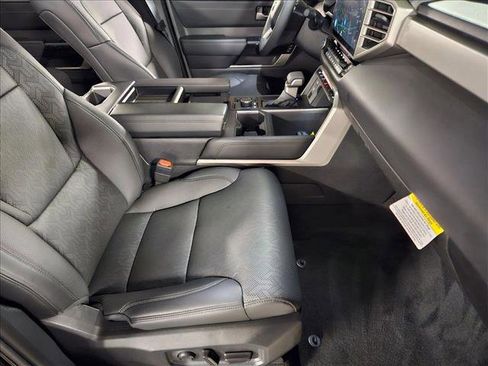 Used 2025 Toyota Tundra Limited image 21