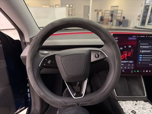 Used 2026 Tesla Model Y AWD image 18