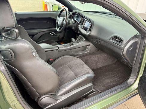 Used 2022 Dodge Challenger R/T w/ T/A Package image 16