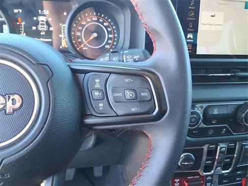 Used 2024 Jeep Wrangler Unlimited Rubicon image 15