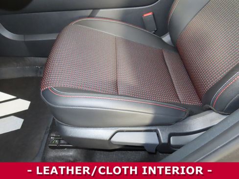 Certified 2025 Nissan Kicks SR image 8